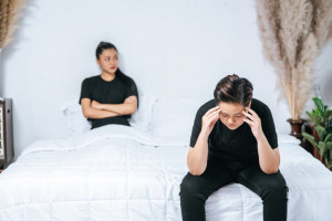 Tak Hanya Perempuan, Postpartum Depression Ternyata Juga Bisa Dialami Pria