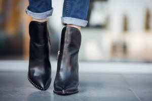 Rekomendasi Padu Padan Outfit dengan Sepatu Boots yang Sangat Modis
