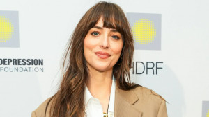 Jadi Pemeran Utama, Dakota Johnson Ngaku Belum Nonton “Madame Web”: Kapan-kapan Deh