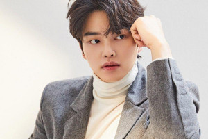Song Kang Akan Mulai Wamil Sebagai Tentara Angkatan Darat Pada April Mendatang