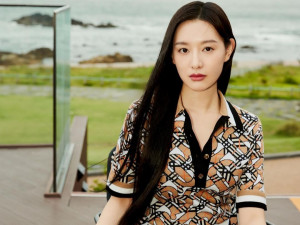 Gantikan Han So-hee, Kim Ji-won Dikabarkan Jadi Bintang Iklan Brand Soju