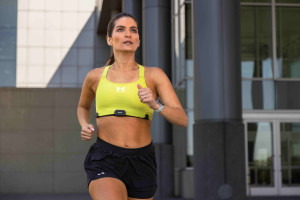 Garmin Luncurkan Forerunner 165 dan Monitor Detak Jantung HRM-Fit untuk Wanita