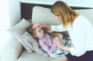 Parents Wajib Tahu, Ini 6 Cara Atasi Anak Demam di Malam Hari