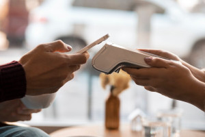 Tips Belanja Cerdas dan Nyaman di PRJ 2024 ala blu by BCA Digital