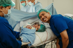 Selamat! Joshua Suherman dan Clairine Clay Sambut Kelahiran Anak Pertama