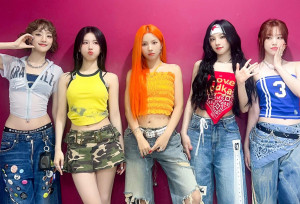 (G)-IDLE Kenakan Busana dengan Logo Palang Merah, Agensi Sampaikan Permintaan Maaf