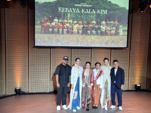 Peringati Hari Kebaya Nasional, Bakti Budaya Djarum Foundation Rilis “Kebaya Kala Kini”