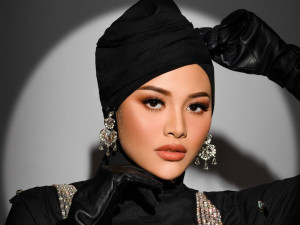 Tampil di Jember Fashion Carnaval 2024, Aurel Hermansyah Disebut Mirip Elvi Sukaesih