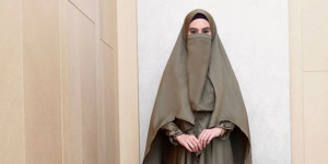 Kini Kenakan Cadar, Kartika Putri Hapus Semua Foto yang Menampakan Wajahnya