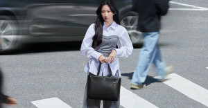 Gandeng Mun Ka Young, TUMI Luncurkan Koleksi Voyageur Leather & 19 Degree Frame
