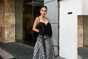 Penahanan Vadel Badjideh Ditunda, Nikita Mirzani Ungkap Alasannya