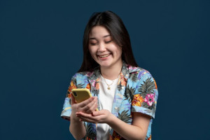 Waspada! Ketahui 5 Risiko Kesehatan Akibat Penggunaan Ponsel yang Berlebihan