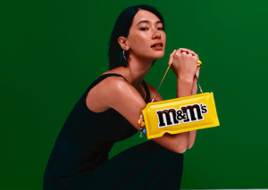 M&M’S dan Kate Spade New York Luncurkan Koleksi Tas Berbentuk Permen