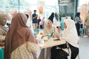 Usung Tema 'Halal in Every Way', Mecca Family Fast Food Resmi Dibuka