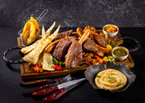 Meriahkan Ramadan, Sudestada Hadirkan Menu Platter dan Hamper Eksklusif