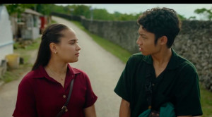Kisahkan Romansa Cinta Raim Laode & Istri, Film "Komang" Tayang Libur Lebaran