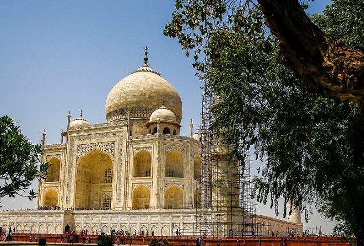 Sekarang, Wisatawan Cuma Boleh di Taj Mahal Selama 3 Jam | Ladiestory.id