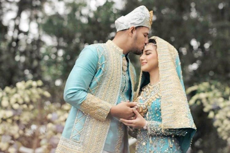 Cinta Budaya Irish Bella Dan 7 Artis Ini Menikah Dengan Adat Minang Ladiestory Id Cinta Budaya Irish Bella Dan 7 Artis Ini Menikah Dengan Adat Minang Ladiestory Id