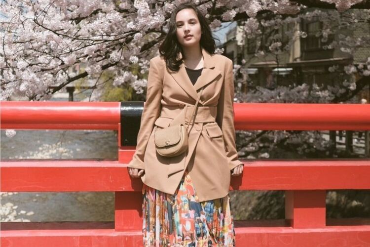 Modis Begini Gaya Para Artis Indonesia Kalau Traveling Ke Luar Negeri Ladiestory Id Modis Begini Gaya Para Artis Indonesia Kalau Traveling Ke Luar Negeri Ladiestory Id