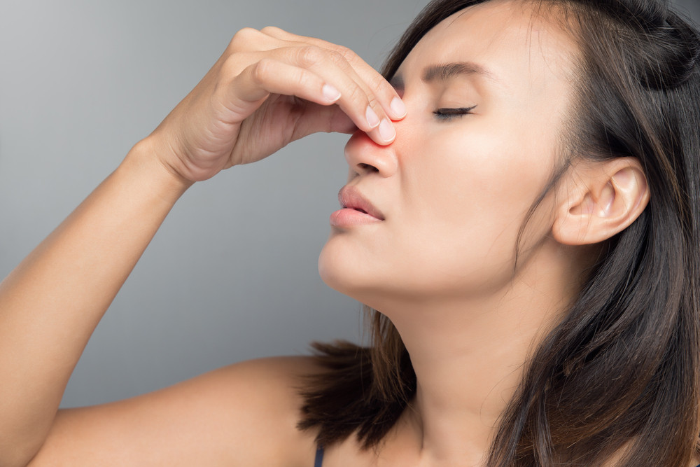 tulang hidung bengkok