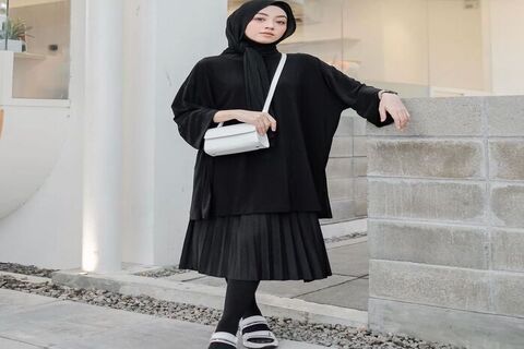 4 Inspirasi Padu Padan Ootd Kaos Oversize Hijab, Tampil...