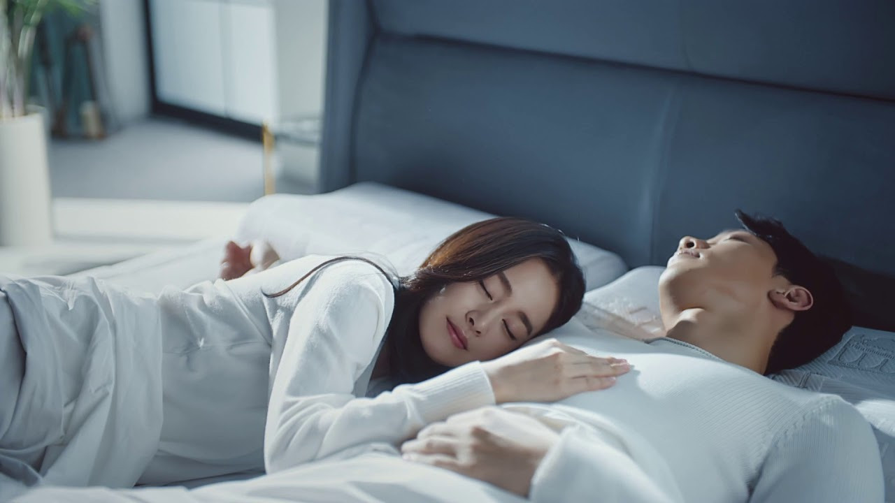 Adegan Rain dan Kim Tae Hee dalam iklan. (Special)