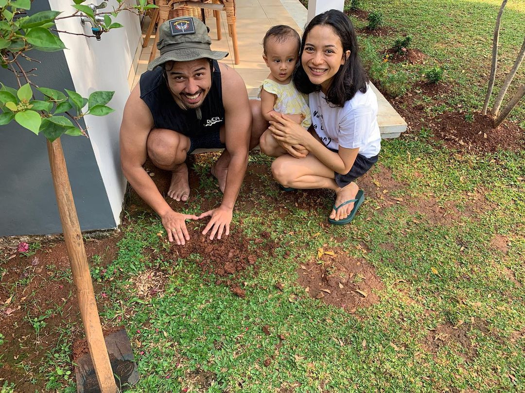 Putri Marino dan keluarga. (Instagram.com/chicco.jerikho)