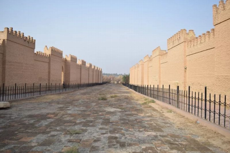 Tembok Babylonia Irak. (Special)