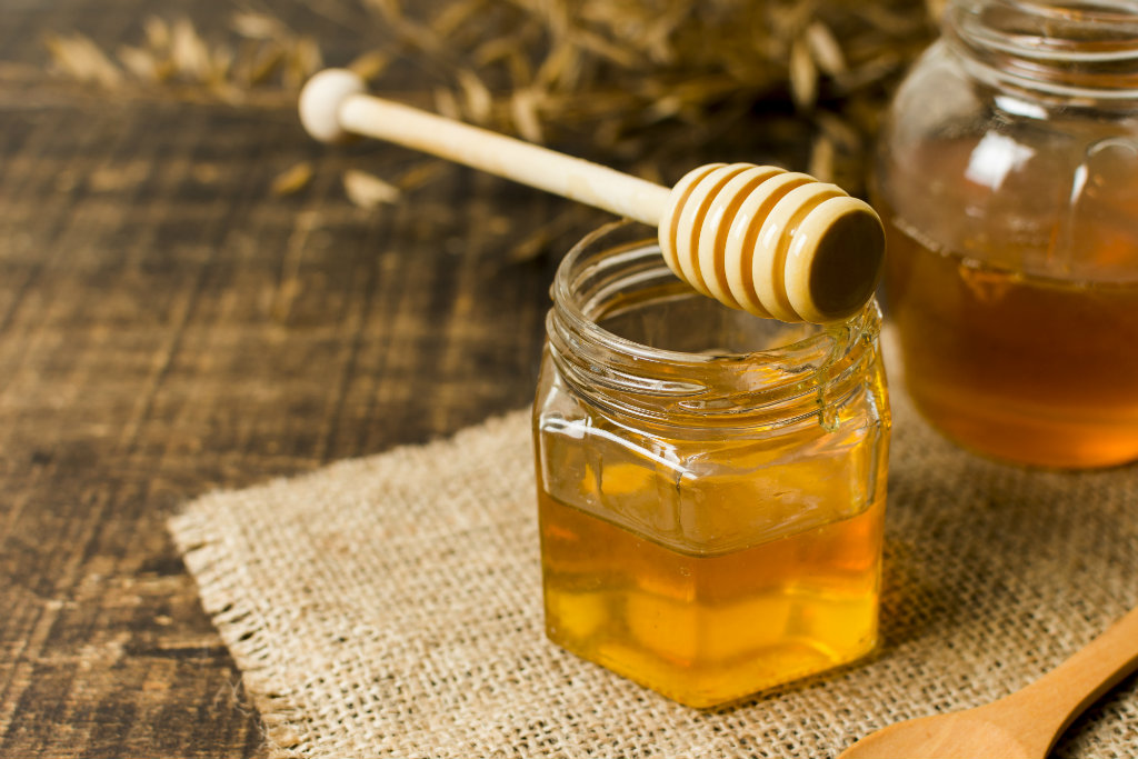 Cara menebalkan alis dengan madu