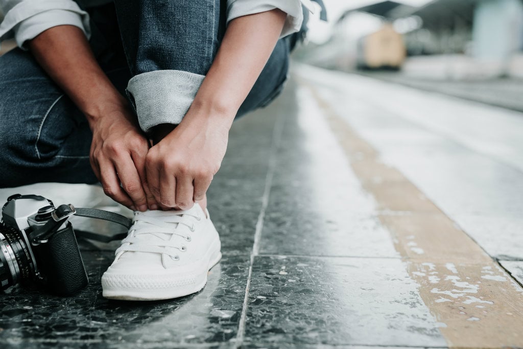 Hindari mengenakan sepatu dalam jangka waktu yang sangat lama