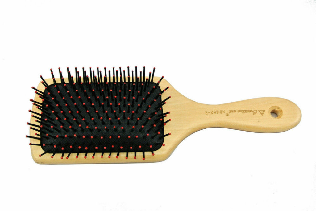 Paddle hairbrush