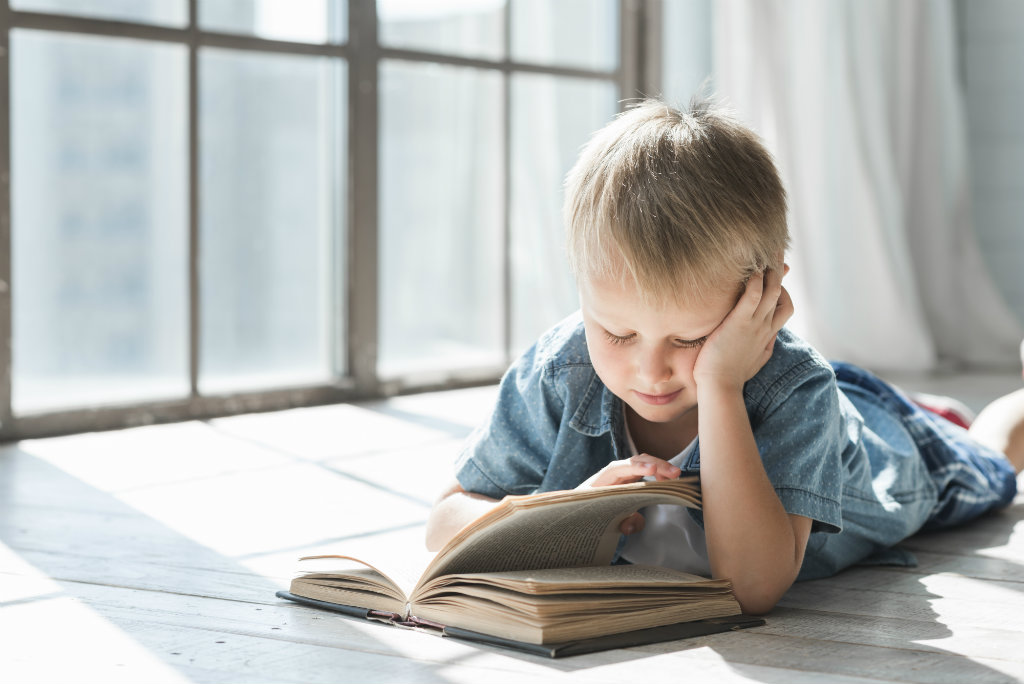 Manfaat membaca untuk anak: meningkatkan konsentrasi