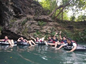 Bersama Todler Berwisata Ke Goa Pindul Jogjakarta
