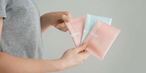 Pembalut Laurier VS Anytime, Mana yang Lebih Baik?