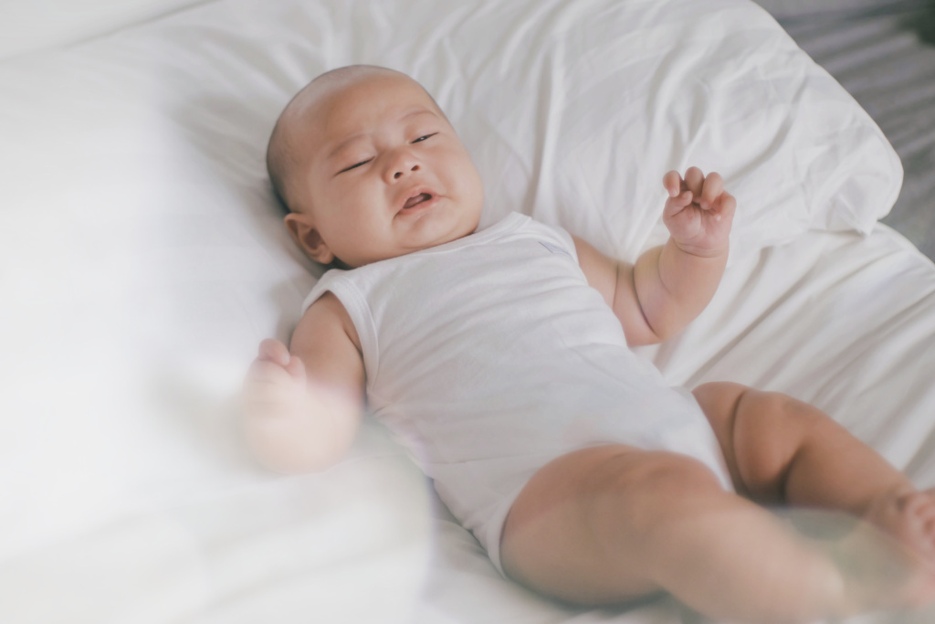 Bayi Kolik Menangis Hingga Berjam-Jam, Normalkah? 