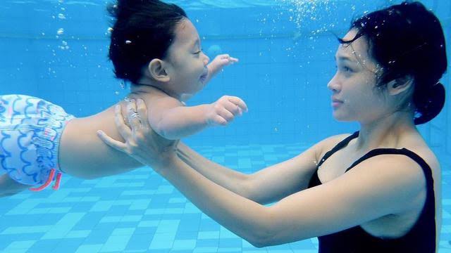 Ternyata Belajar Berenang Sejak Dini, Bisa Meningkatkan IQ Pada Otak Anak