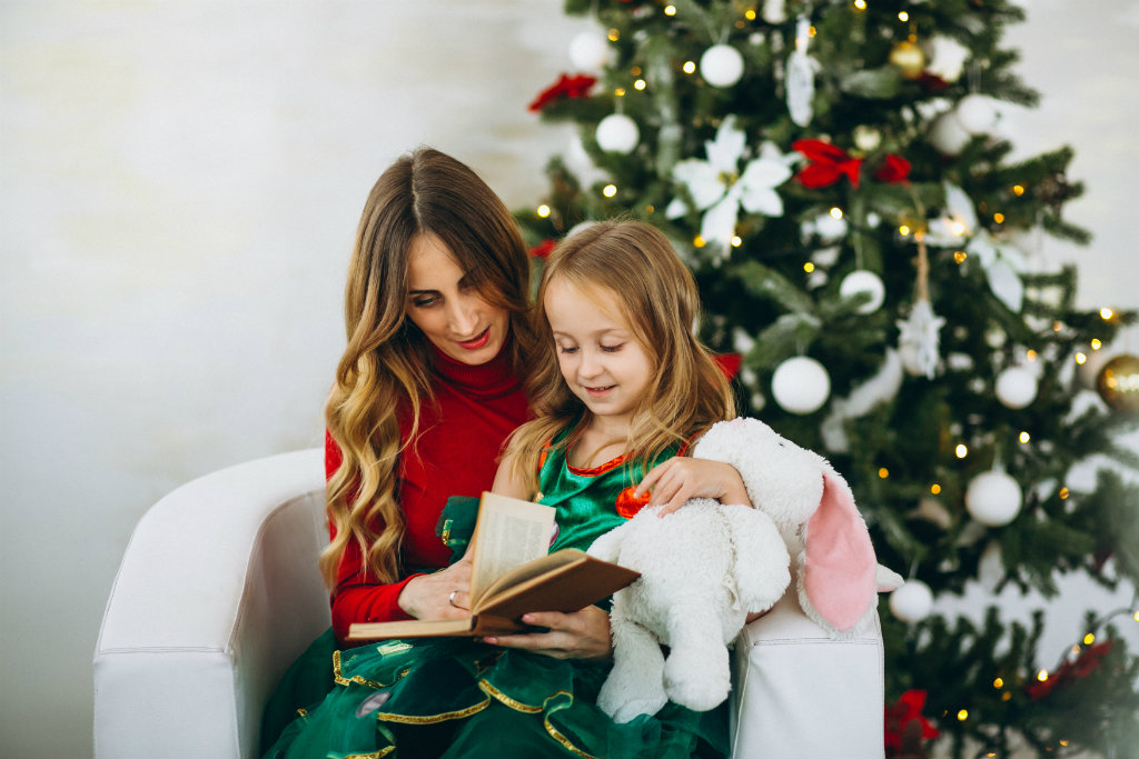 Buku, Kado Natal Terbaik Si Kecil, Ini 5 Manfaat Membaca Buku Untuk Anak!