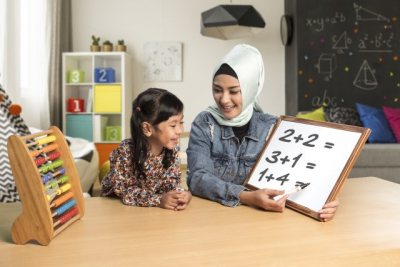 5 Kiat Melawan Stres Dampingi Anak Belajar di Rumah