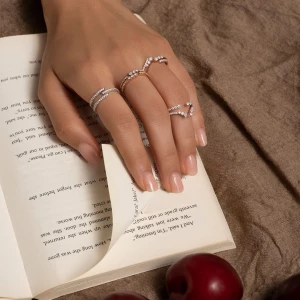 4 Benda Ini Bisa Membantu Mengurai Kalung yang Kusut