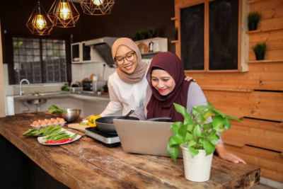 Yuk, Simak Tips Hilangkan Noda Kosmetik Pada Hijab