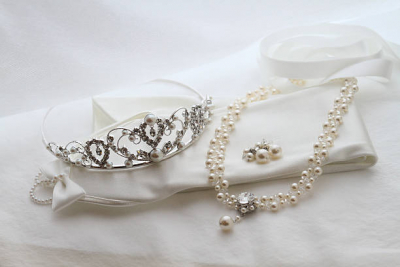 Penting Memakai Aksesori Agar Tampil Cantik Memesona Di Hari Istimewa