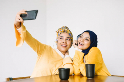 Tetap Cantik Dengan Pakaian Tertutup Saat Puasa