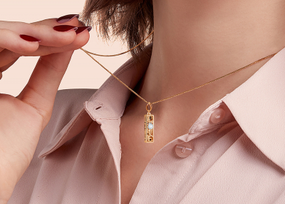 Tips Memadukan Kalung & Liontin Rose Gold dengan Neckline Atasan