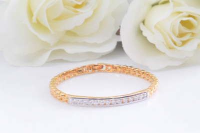 Hal Penting yang Harus Diperhatikan Sebelum Membeli Gelang Emas