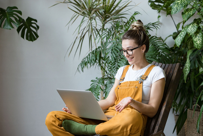 Tetap Stylish Saat Meeting atau Hangout Online