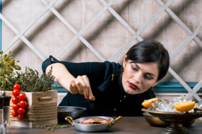 Celebrity Chef Cantik Indonesia yang Curi Perhatian