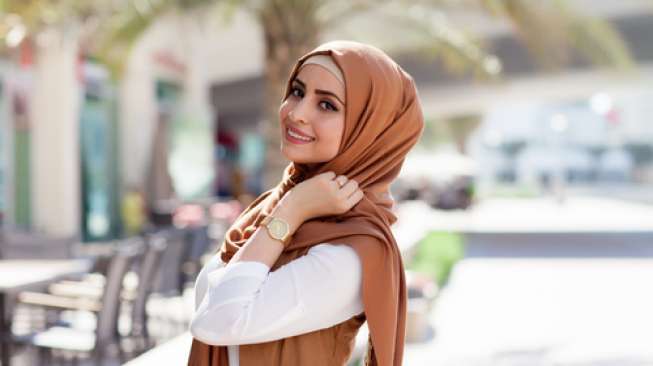 6 Cara Memakai Hijab Untuk Pipi Chubby Terlihat Tirus 