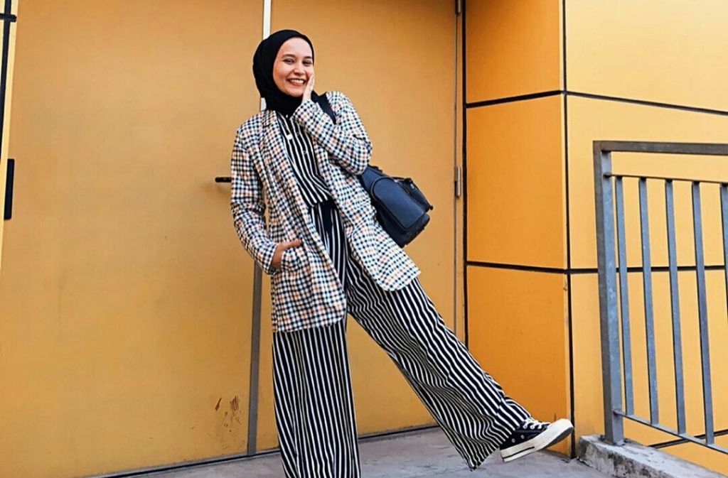 Buat Kamu Yang Ingin Bergaya Boyish Minimalis Dengan Hijab, Contek 5 Gaya Ini!