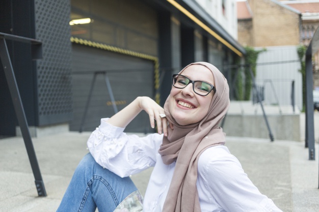 Membaca Kepribadian Cewek Dari 5 Model Hijabnya. Kira-Kira Kamu Yang Mana?