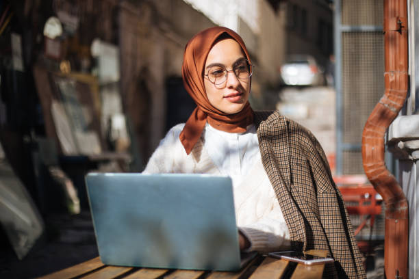 Vlogger Hijab Cantik Yang Populer Di Indonesia 4112
